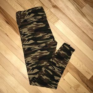 Super soft camo leggings